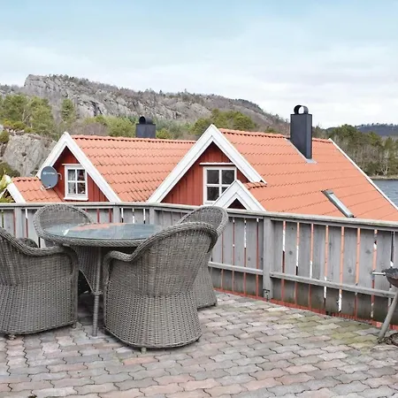 Four Bedroom Holiday In Spangereid