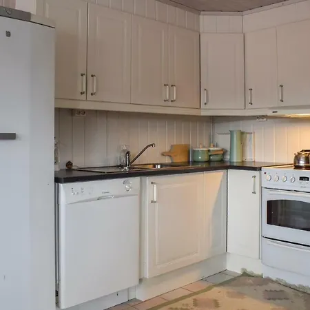 Four Bedroom Holiday In Spangereid